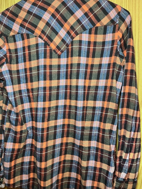 Wrangler Coral, Blue and Black Plaid Flannel Western Shirt - Picture 5 of 5